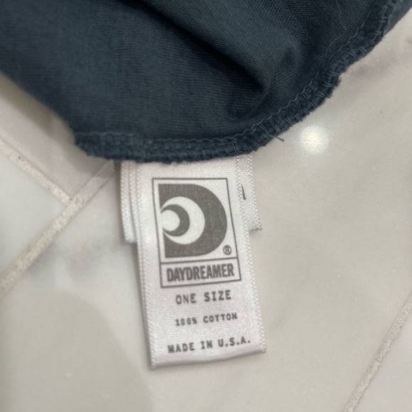 Daydreamer Lainey Wilson
Long Sleeve Graphic Tee One Size - Picture 8 of 10